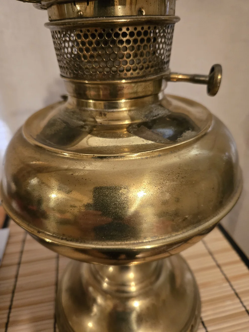 Antique Rayo Oil Lamp Brass Original Center Draft  Late 1800/ 1900s Kerosene